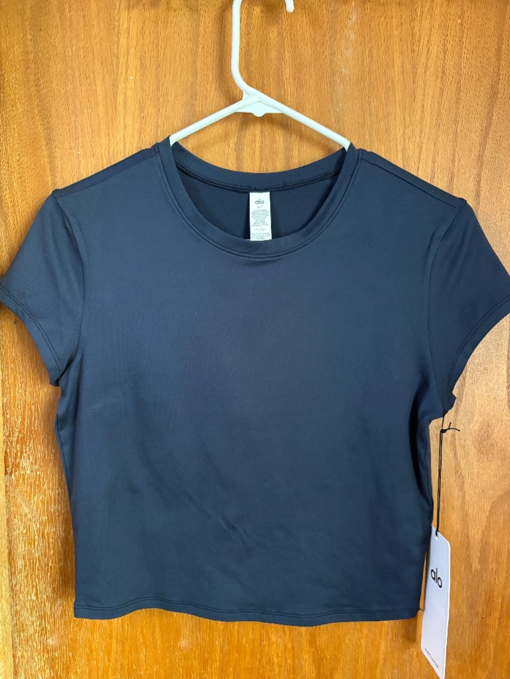 Alo Alosoft crop finesses short sleeve